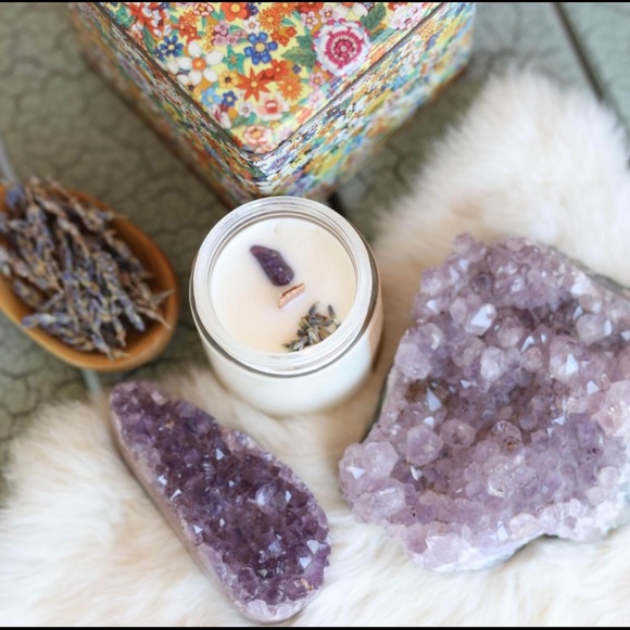 ⚡️ HAND POURED CRYSTAL INFUSED CANDLES ⚡️ - Picture 1 of 6